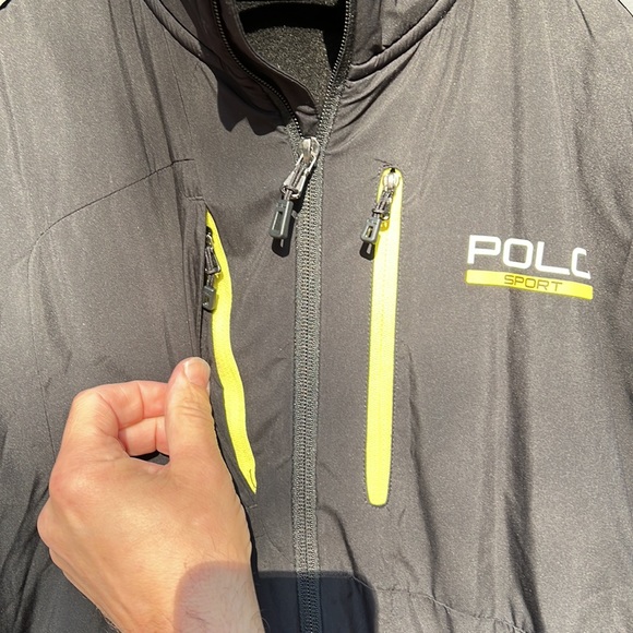 Men’s Polo Performance Nylon, Polyster men’s Jacket. Size XL with yellow zipper - Picture 4 of 9